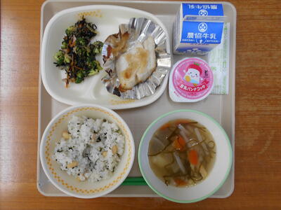 ３月１５日（金）の給食