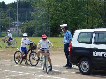 ３～６年生は自転車乗車訓練