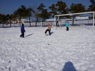 雪上サッカーって難しいな